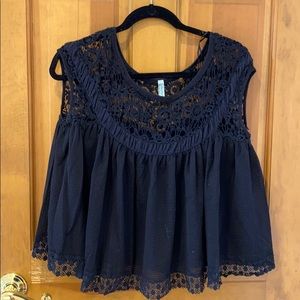 Black short sleeve top